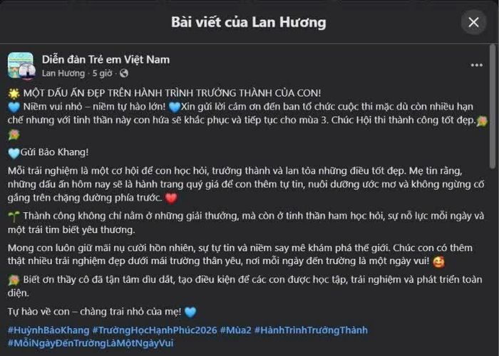 Chị Lan Hương chia sẻ cảm xúc trên Diễn đàn Trẻ em Việt Nam sau khi con trai nhận được giấy chứng nhận từ BTC.