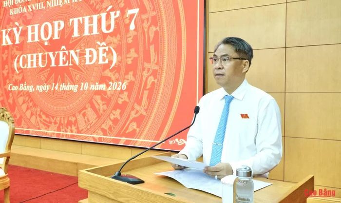 Bí thư Tỉnh ủy, Chủ tịch HĐND tỉnh Phan Thăng An phát biểu khai mạc kỳ họp.