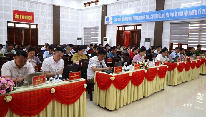 Trưởng Ban Tổ chức Tỉnh ủy Lê Hải Yến dự Hội nghị Ban Chấp hành Đảng bộ xã Trường Hà lần thứ 6 (mở rộng).