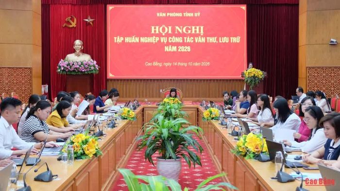 Các đại biểu tham dự hội nghị tại điểm cầu Tỉnh ủy.