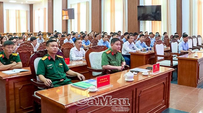 Các đại biểu tham dự hội nghị.