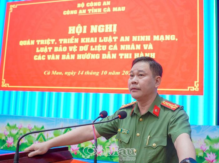Đại tá Lê Mạnh Hùng, Phó Giám đốc Công an tỉnh Cà Mau, phát biểu khai mạc hội nghị.