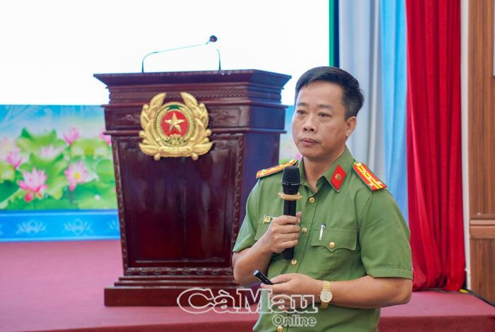 Đại tá Hoàng Ngọc Đạo, Trưởng phòng An ninh mạng, Công an tỉnh Cà Mau, triển khai chuyên đề về Luật Bảo vệ dữ liệu cá nhân và nhận diện nguy cơ mất an ninh mạng, lộ, lọt dữ liệu cá nhân từ hoạt động của doanh nghiệp.