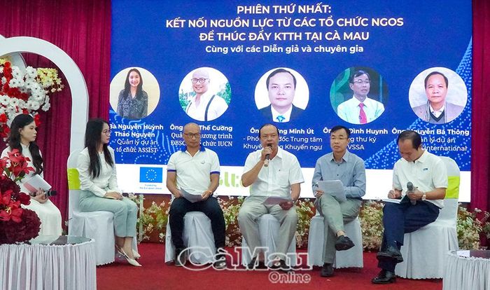 Tại diễn đàn, các nhà quản lý, nhà khoa học và các tổ chức quốc tế thảo luận về Kết nối nguồn lực từ các tổ chức NGOs để thúc đẩy kinh tế tuần hoàn tại Cà Mau.