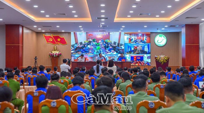  Hội nghị được kết nối trực tuyến từ điểm cầu UBND tỉnh đến các xã, phường, tạo điều kiện để đông đảo đoàn viên, thanh niên tham gia đối thoại.