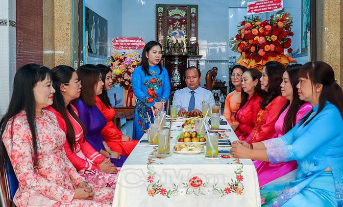  Bà Lê Thị Ngọc Linh, Phó Chủ tịch Uỷ ban MTTQ Việt Nam tỉnh Cà Mau, Chủ tịch Hội Liên hiệp Phụ nữ tỉnh, mong muốn Câu lạc bộ tiếp tục phát huy tinh thần đoàn kết, năng động, sáng tạo, phát triển sản xuất, kinh doanh và tích cực tham gia các hoạt động an sinh xã hội.