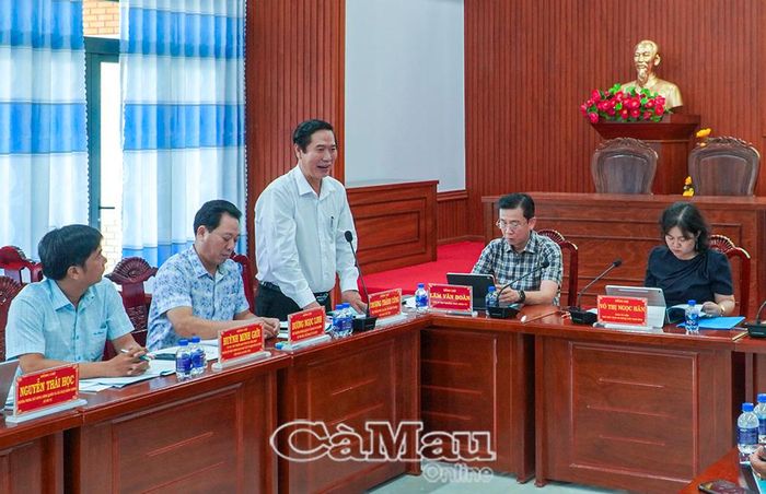 Các đại biểu thảo luận, nêu khó khăn, vướng mắc trong quá trình thực hiện dân chủ ở cơ sở tại xã Tân Lộc.
