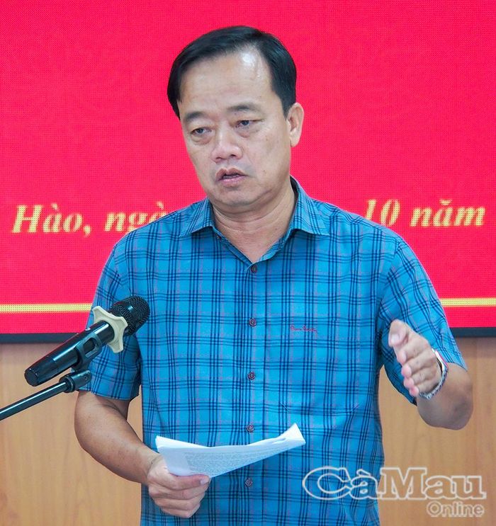  Đồng chí Huỳnh Quốc Việt, Phó Bí thư Tỉnh uỷ Cà Mau, phát biểu chỉ đạo tại buổi làm việc với xã Gành Hào.