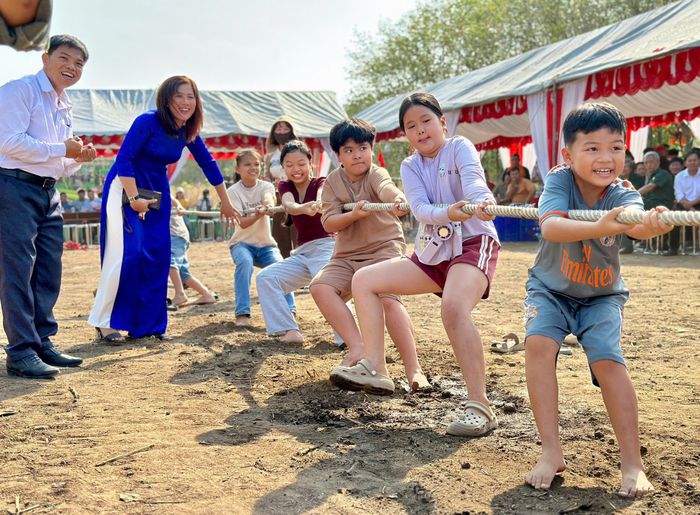 TP. Hồ Chí Minh triển khai nhiều giải pháp để học sinh, sinh viên, thanh niên dân tộc thiểu số học tập, khởi nghiệp, lập nghiệp, trưởng thành và cống hiến. Ảnh: NGUYỄN MINH