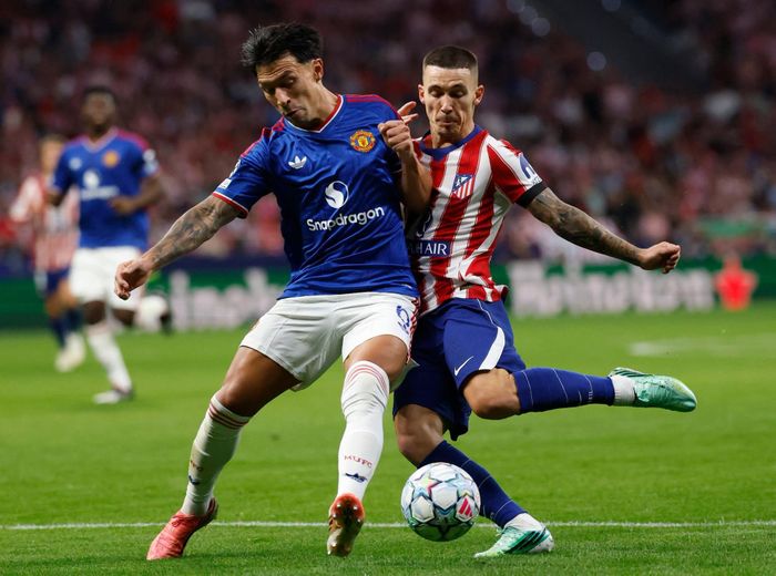 Trung vệ người Argentina cho rằng Manchester United chưa đáp ứng tiêu chuẩn của một đội bóng dự Champions League