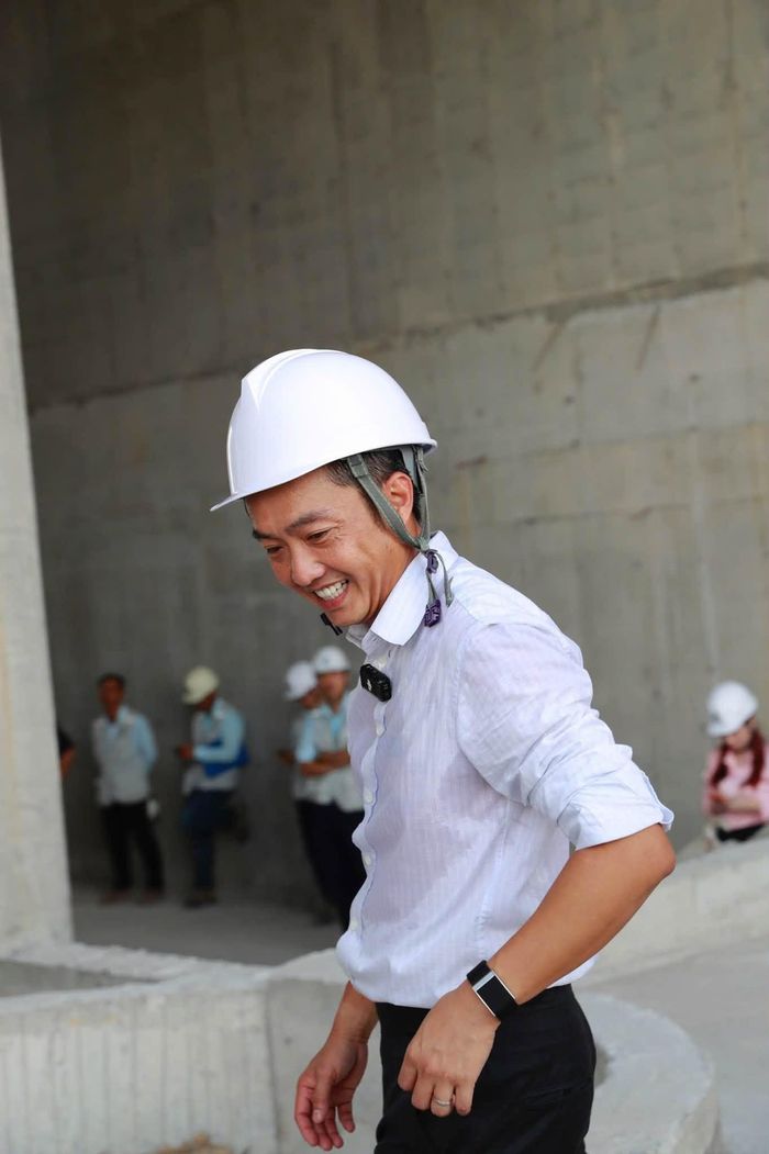 Cường Đô La hiện vẫn tiếp tục là Chủ tịch HĐQT C-Holdings, doanh nghiệp bất động sản mà anh xây dựng. Ảnh: FBNV