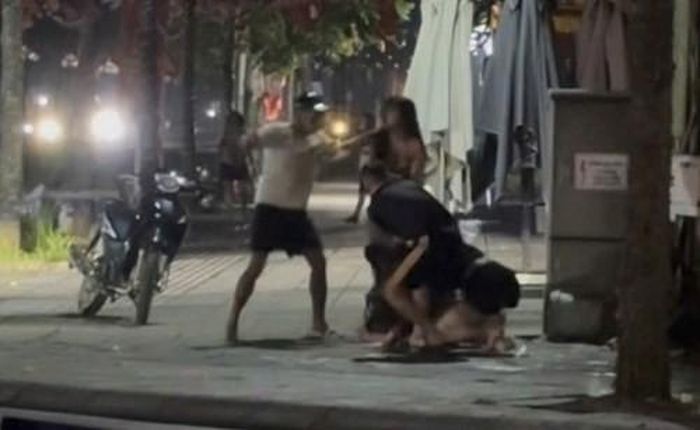 Hình ảnh các đối tượng gây rối trong đêm.