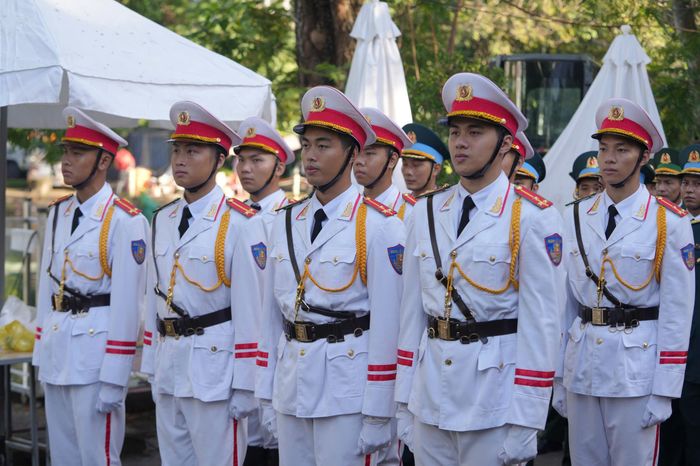 Đội nghi thức sẵn sàng cho buổi lễ