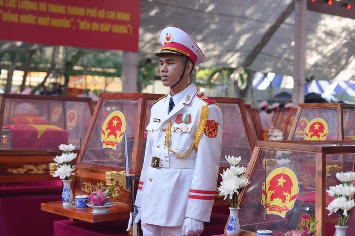 Lực lượng tiêu binh đứng trang nghiêm tại Lễ viếng, truy điệu