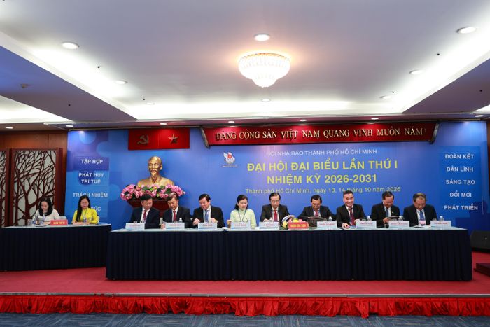 Đoàn chủ tịch điều hành Đại hội