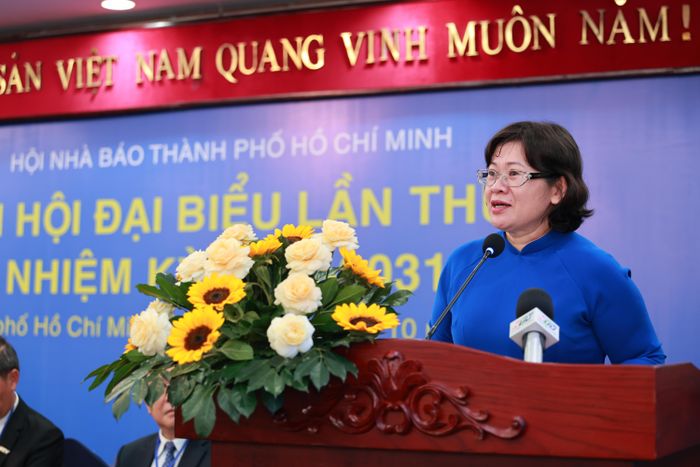 Phó Bí thư Thành ủy TPHCM Văn Thị Bạch Tuyết gợi mở một số vấn đề cho Hội Nhà báo TPHCM nhiệm kỳ mới
