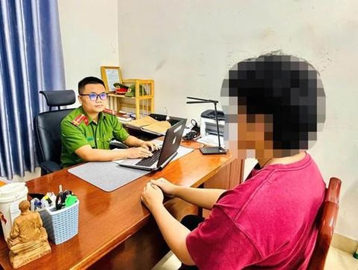 Nam sinh được cảnh sát giải cứu.