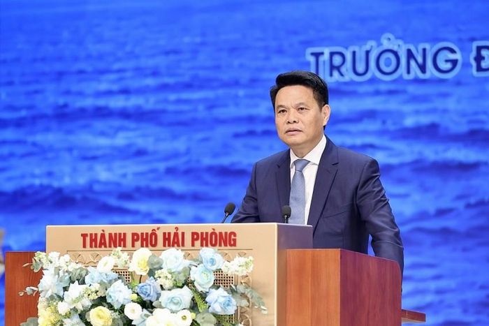 Bí thư Thành ủy, Trưởng Đoàn đại biểu Quốc hội thành phố Hải Phòng ông Lê Ngọc Châu phát biểu khai mạc hội nghị. Ảnh nguồn CTTDTTP