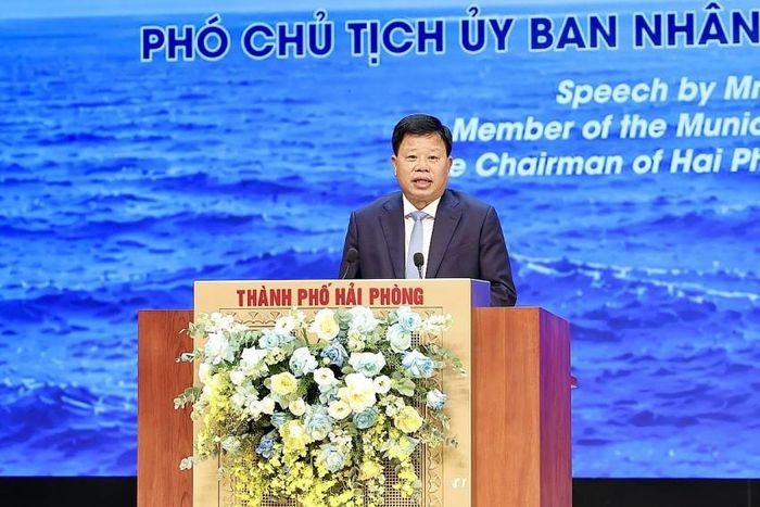 Phó Chủ tịch UBND thành phố Hải Phòng ông Lê Trung Kiên phát biểu tổng kết và bế mạc hội nghị. Ảnh nguồn CTTDTTP