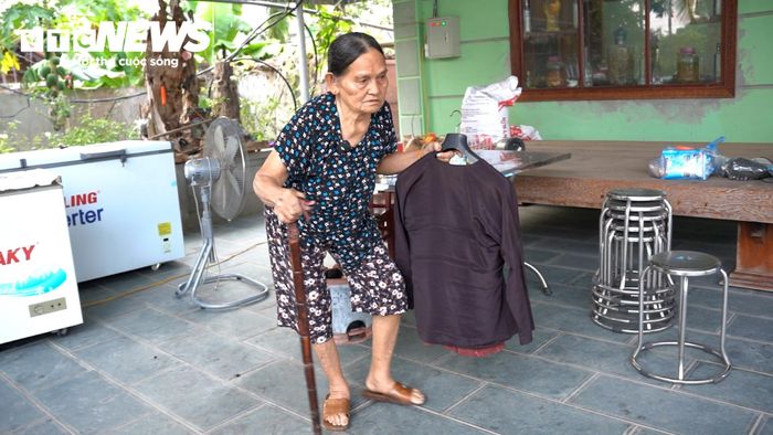 Ở tuổi 105, cụ Vũ Thị Niệm vẫn muốn tự tay làm những công việc thường ngày, hạn chế nhờ cậy, làm phiền con cháu.