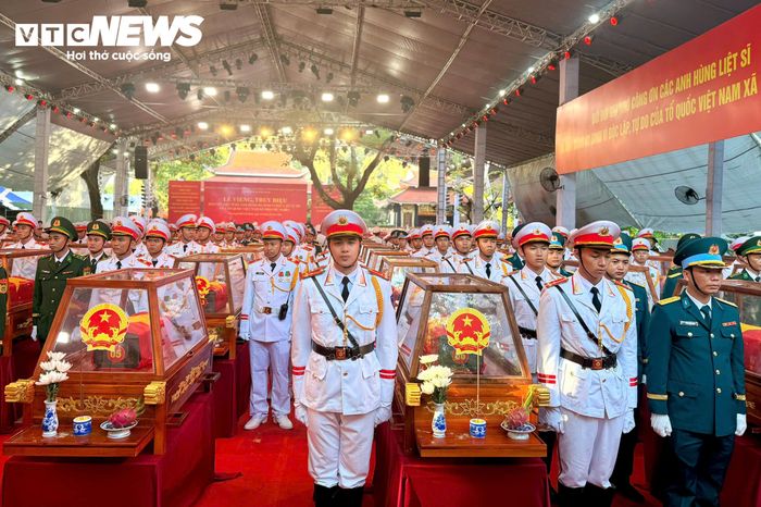 Theo kế hoạch, lễ truy điệu 731 hài cốt liệt sĩ (gồm 698 hài cốt liệt sĩ riêng lẻ và 1 bộ hài cốt tập thể gồm 33 hài cốt liệt sĩ) diễn ra lúc 8h tại Công viên Lê Thị Riêng. Sau đó, đoàn xe đưa hài cốt liệt sĩ về Nghĩa trang Liệt sĩ TP.HCM, phường Long Bình, để an táng.