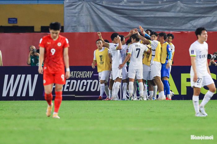 Bàn thắng mở tỷ số của Kashima Antlers cho thấy đẳng cấp của đội bóng đến từ Nhật Bản khi phối hợp ấn tượng trước khi cầu thủ của CAHN phản lưới nhà.