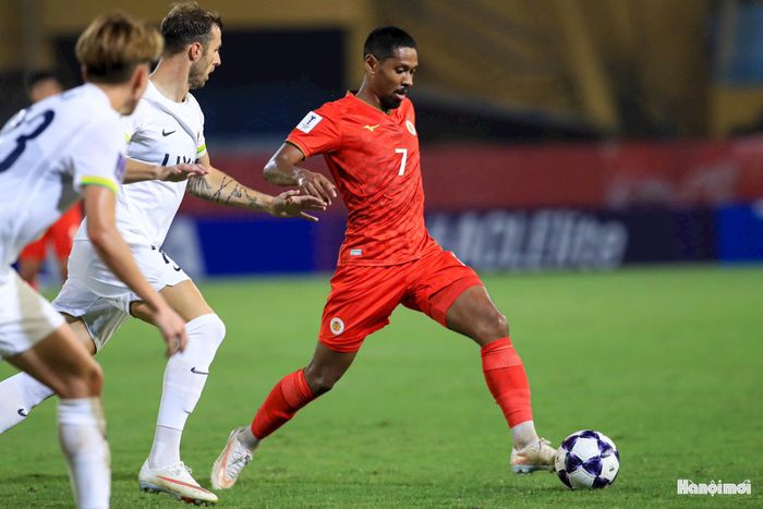 Nhận bàn thua bất ngờ, CAHN đẩy cao đội hình tìm kiếm bàn thắng gỡ hoà nhưng Kashima Antlers có thế trận chặt chẽ khiến nhiều tình huống tấn công của Quang Hải và đồng đội rơi vào thế bế tắc.
