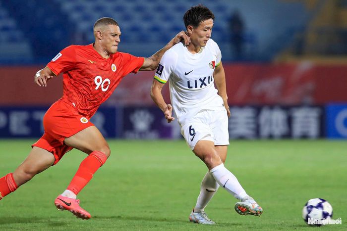 Bước vào hiệp 2, Kashima Antlers là đội bóng có thế trận tốt hơn để kiểm soát các tình huống triển khai tấn công.