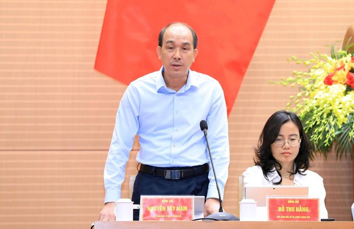 Phó Giám đốc Sở Nội vụ Nguyễn Tây Nam phát biểu tại hội nghị. Ảnh: Viết Thành