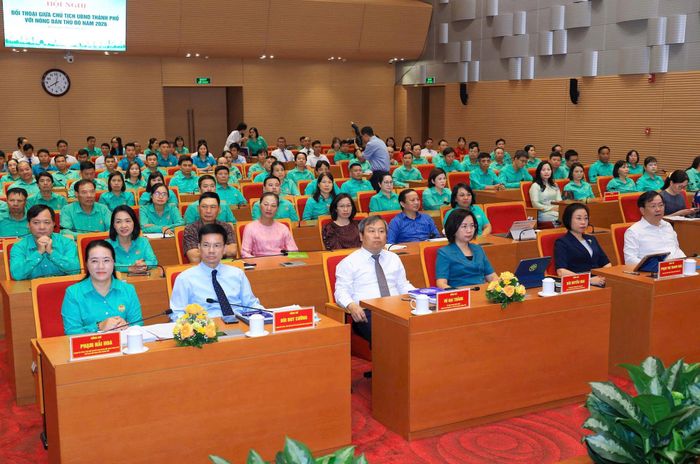 Các đại biểu tham dự Hội nghị đối thoại giữa Chủ tịch UBND thành phố với nông dân Thủ đô năm 2026. Ảnh: Viết Thành