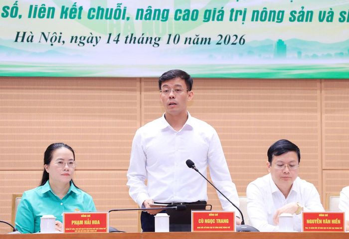 Giám đốc Sở Khoa học và Công nghệ Hà Nội Cù Ngọc Trang trả lời tại Hội nghị. Ảnh: Xuân Hải