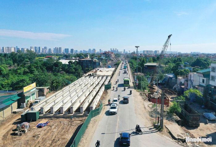Dự án cải tạo, nâng cấp và mở rộng Quốc lộ 6 đoạn Ba La - Xuân Mai có chiều dài khoảng 21,7km, với tổng mức đầu tư khoảng 9.590 tỷ đồng. Theo kế hoạch, dự án phấn đấu thông xe kỹ thuật trước Tết Nguyên đán 2027 và hoàn thành toàn bộ trong quý I-2027.