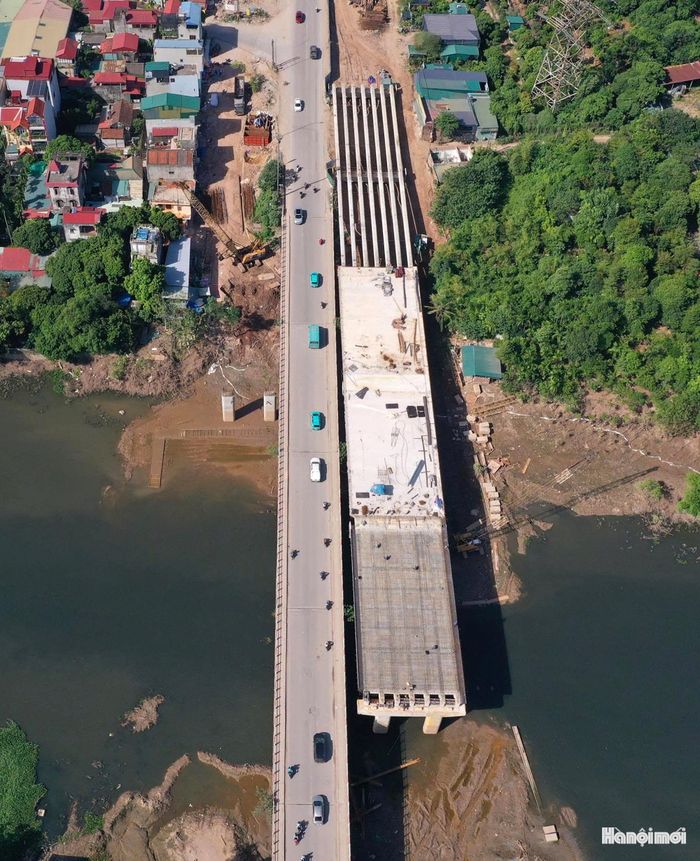 Theo Phó Giám đốc Ban Quản lý dự án đầu tư xây dựng công trình giao thông thành phố Hà Nội Vũ Mạnh Tuấn, chủ đầu tư đang tập trung huy động nhân lực, thiết bị để đẩy nhanh tiến độ toàn dự án. Trong đó, cầu Mai Lĩnh được xác định là một trong những "điểm nghẽn" gây ùn tắc giao thông trên toàn tuyến, cần ưu tiên tháo gỡ và đẩy nhanh tiến độ.