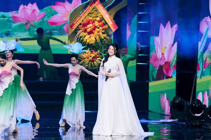 Sau Tiếng hát Hà Nội 2023, Vân Anh đã có nhiều cơ hội biểu diễn trên các sân khấu lớn. Ảnh: NVCC