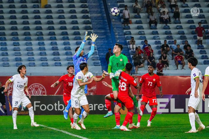 CLB Công an Hà Nội (áo đỏ) nhận được những bài học chuyên môn giá trị ở Cúp C1 châu Á. Ảnh: Công an Hà Nội FC.