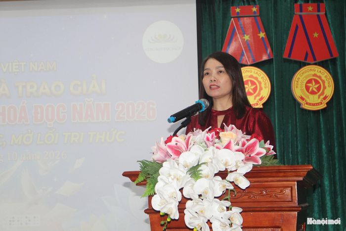 Phó Cục trưởng Cục Xuất bản và Thư viện (Bộ Văn hóa, Thể thao và Du lịch) Nguyễn Thị Thu Hiền phát biểu tại buổi lễ. Ảnh: Vi Giáng