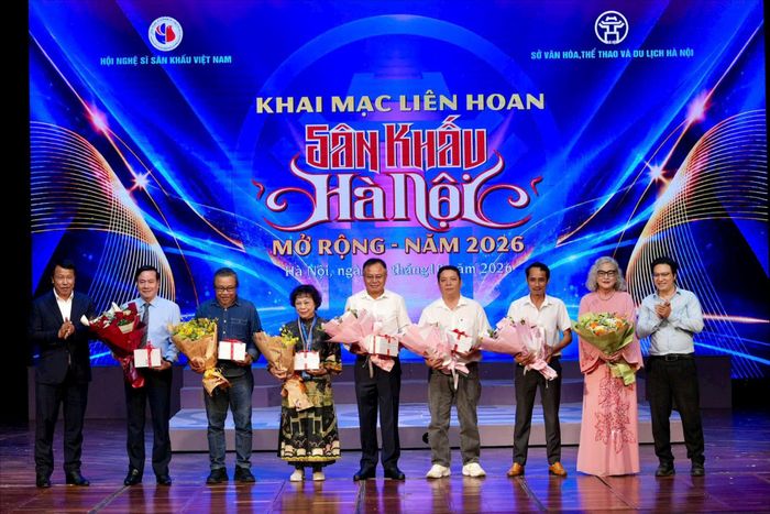 Hội đồng giám khảo tại Liên hoan Sân khấu Hà Nội mở rộng năm 2026. Ảnh: Ngọc Tú