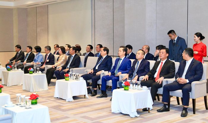 Các đại biểu thành phố Hà Nội tại buổi làm việc. Ảnh: Quang Thái