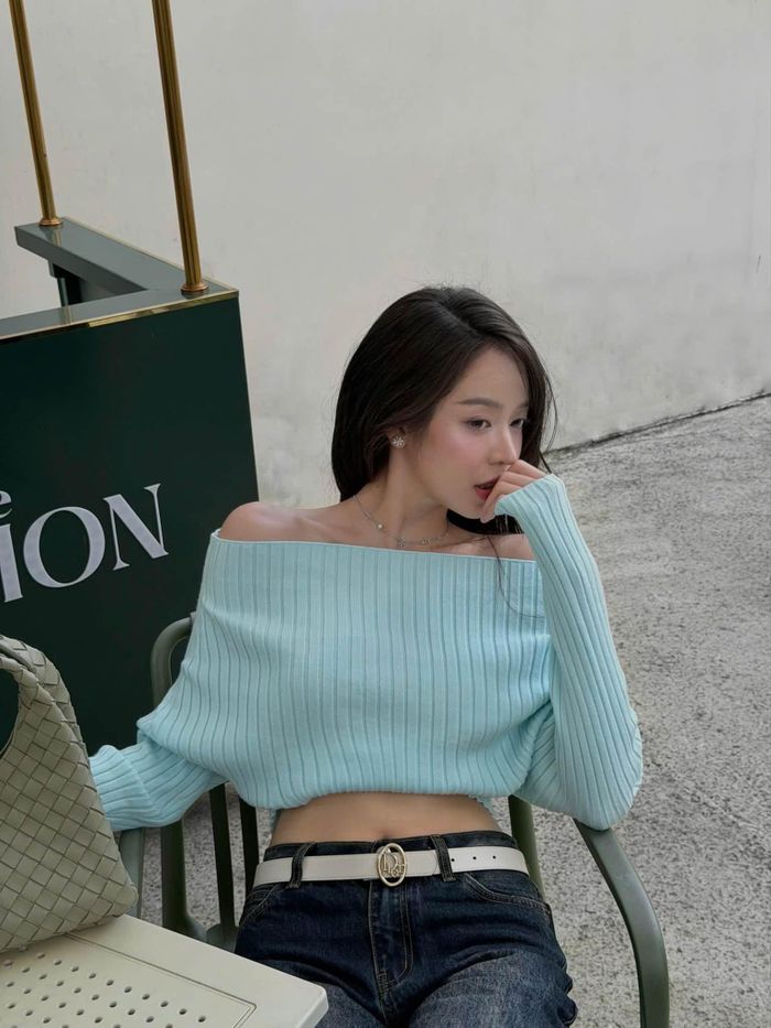 Sau khi đăng quang Miss International 2024, Thanh Thủy tiếp tục là cái tên được công chúng quan tâm. Mỗi lần xuất hiện, người đẹp thường thu hút sự chú ý nhờ diện mạo chỉn chu, phong cách thời trang có sự biến hóa và khả năng làm mới hình ảnh.