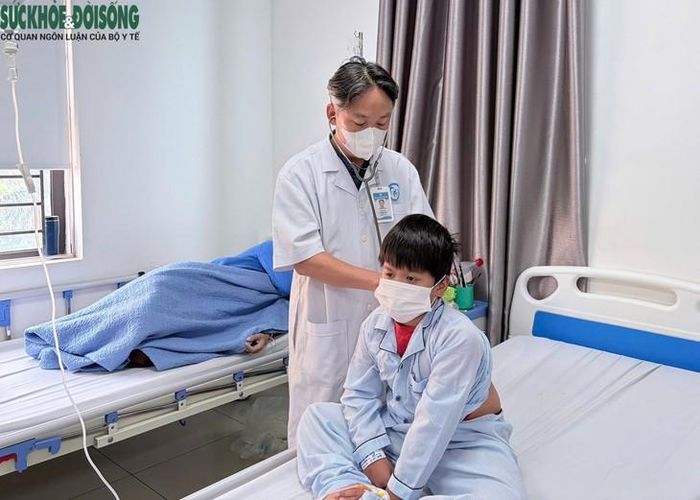 Nhiều bệnh nhi phải nhập viện điều trị cúm A tại Bệnh viện Hữu nghị Quảng Bình. Ảnh: H.L.