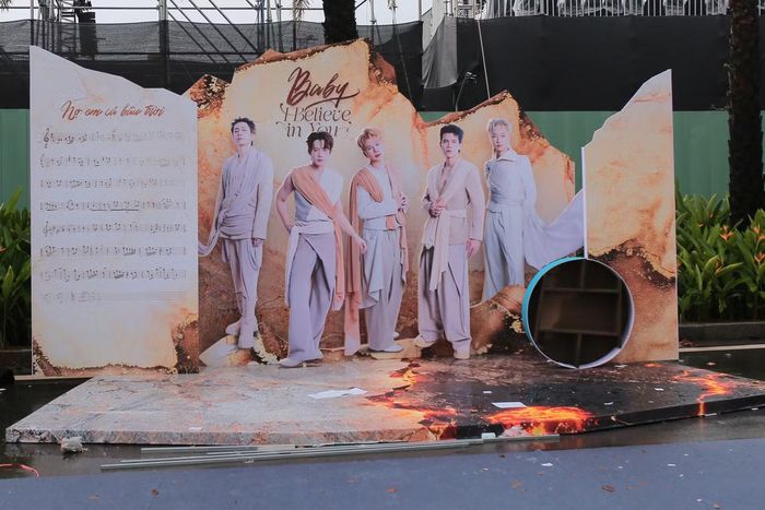  Fan của các nhóm, Liên Minh cũng đầu tư chỉn chu cho fan booth. 