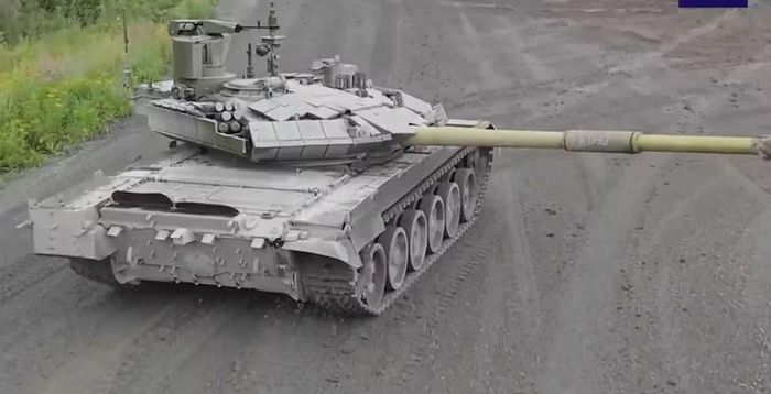 Trước khi xung đột toàn diện với Ukraine bùng nổ vào tháng 2/2022, Nga được cho là sở hữu hơn 20.000 xe tăng các loại, bao gồm cả phương tiện đang hoạt động và lưu kho.