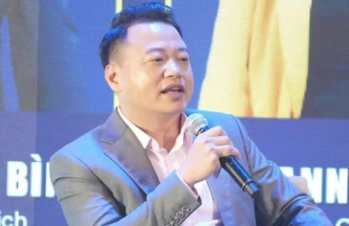 Trước khi bị bắt, Nguyễn Hòa Bình (tức "Shark" Bình) thường xuyên chia sẻ kinh nghiệm kinh doanh trên một số diễn đàn.