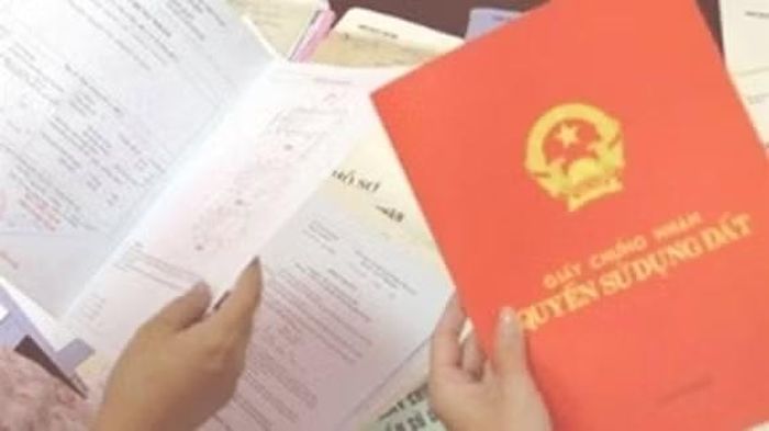 Nhiều người dân phản ánh vẫn nhận được thông báo thuế với những thửa đất đã chuyển nhượng nhiều năm
