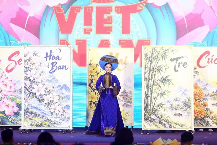 Những tràng pháo tay không ngớt dành cho phần thi trang phục đầy sáng tạo và ấn tượng