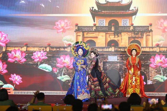 Mỗi trang phục là một câu chuyện văn hóa, thể hiện lòng yêu nước và niềm tự hào dân tộc sâu sắc