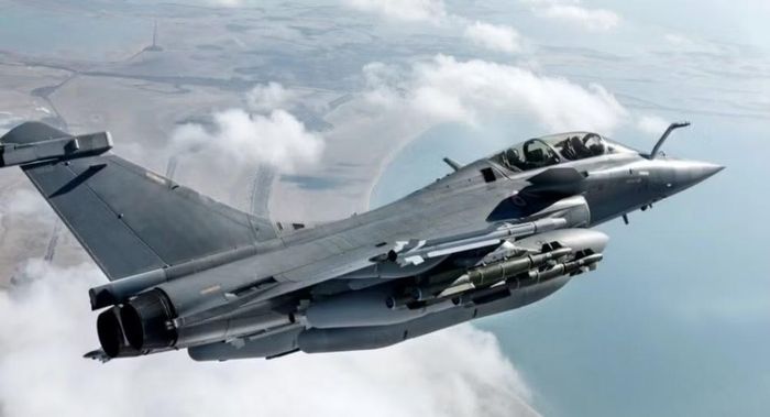 Phiên bản nâng cấp của tiêm kích Rafale dự kiến sẽ được trang bị động cơ mới, tích hợp trí tuệ nhân tạo, đi kèm hệ thống quang điện tử và tên lửa siêu thanh để phục vụ mục đích răn đe hạt nhân.