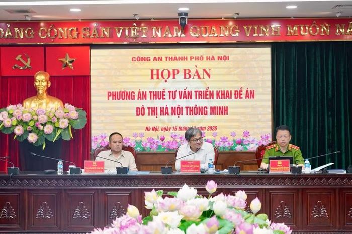 Đồng chí Trương Việt Dũng, Thành ủy viên, Phó Chủ tịch UBND thành phố Hà Nội dự và phát biểu chỉ đạo tại cuộc họp.