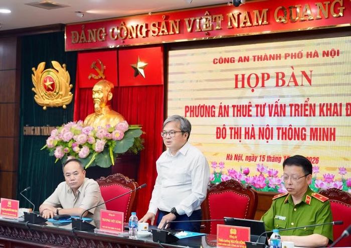 Đồng chí Trương Việt Dũng, Phó Chủ tịch UBND thành phố Hà Nội phát biểu kết luận cuộc họp.