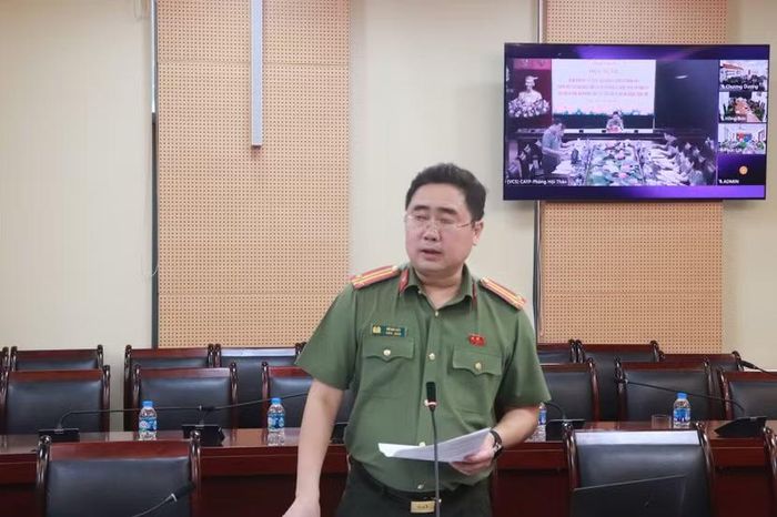 Trung tá Vũ Hải Bắc, Cán bộ Ủy ban Kiểm tra Đảng ủy CATP, Thư ký Đoàn kiểm tra thông qua nội dung phân công nhiệm vụ và quán triệt Quy định hoạt động của Đoàn kiểm tra, giám sát số 135-01